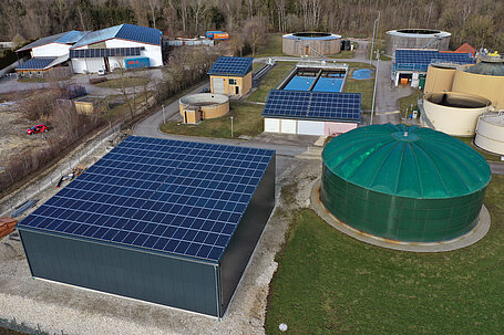 LEW betreibt Solarstromanlage auf Kläranlage Offingen